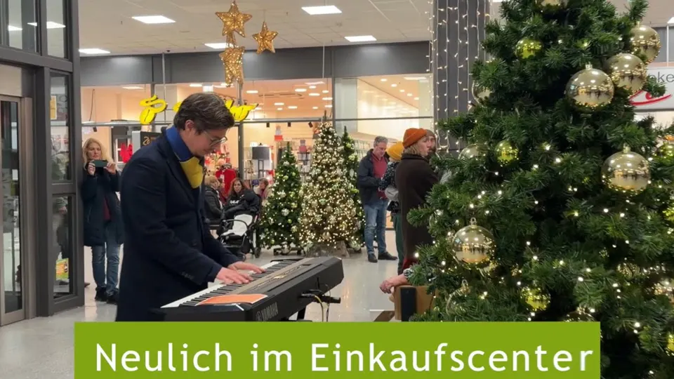 Weihnachtsflashmob im Einkaufscenter